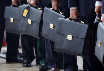 Средний возраст акима в Казахстане - 52 года