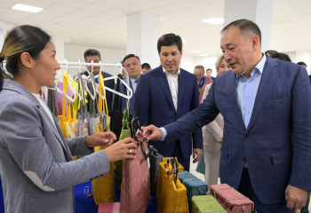 Ералы Тугжанов встретился с многодетными матерями Павлодара