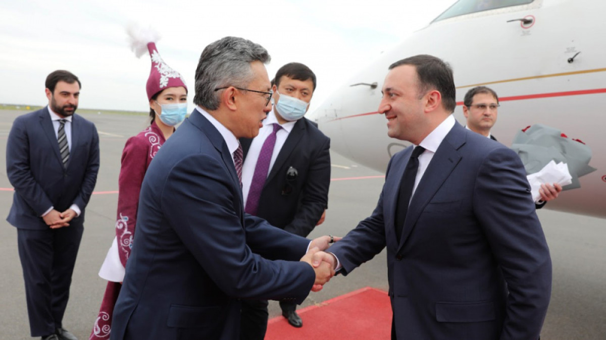 Georgian PM arrives in Kazakhstan on official visit