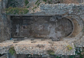 Археологи обнаружили в Анталье античную мозаику Геракла