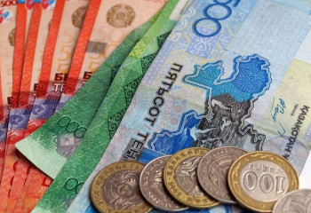 Только 30% казахстанцев полностью довольны своим финансовым положением - опрос