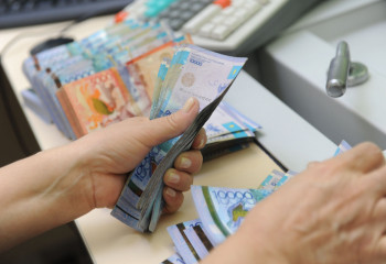 Средняя предлагаемая зарплата в столице составляет 281 тысяч тенге
