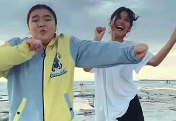 Через танец к чистоте: Креативный ролик сняла молодёжь в Актау