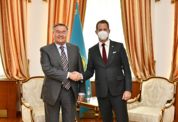 Kazakh Foreign Minister receives Ambassador of Canada
