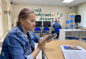 О чтении пальцами и «говорящих» смартфонах рассказали в библиотеке для незрячих в Нур-Султане