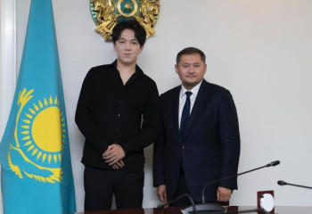 Димаш Кудайберген поделился идеями по развитию молодежи