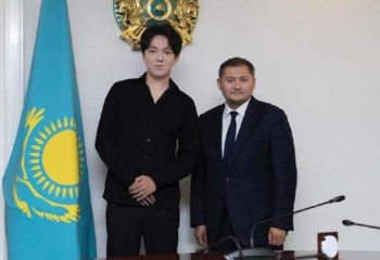 Ғылым және жоғары білім министрі әнші Димаш Құдайбергенмен кездесті