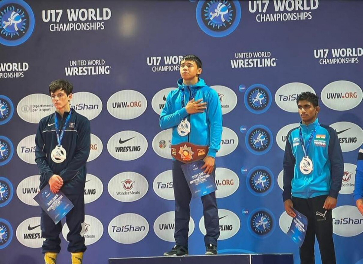 Казахстан выиграл 2 золотые медали на чемпионате мира по борьбе