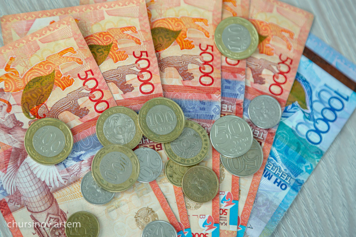 Повышены заработные платы более 2 млн казахстанцев