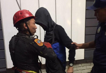 Өскеменде өткелден секірмек болған жігіт құтқарылды