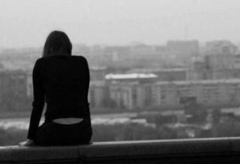 Елордада шатырдан секірмек болған әйел құтқарылды