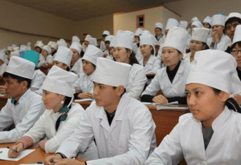 Около 3000 врачей-выпускников будут работать в 