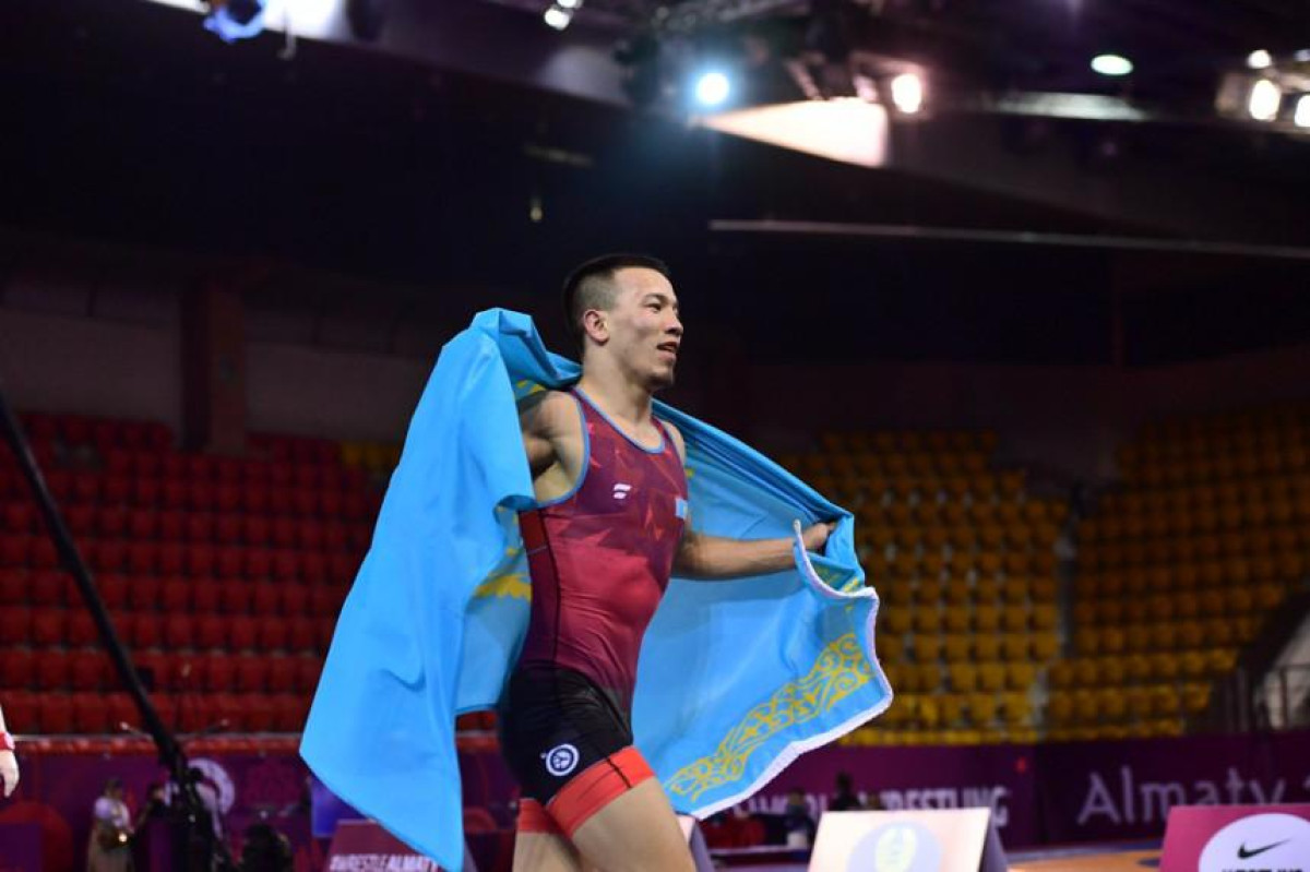 Казахстанские борцы завоевали 9 медалей на турнире в Бухаресте
