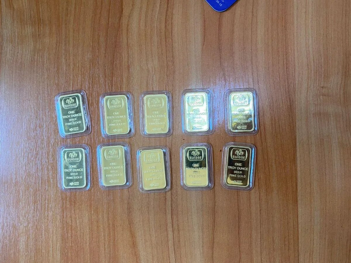 Иностранец пытался незаконно вывезти из Казахстана золотые пластины 