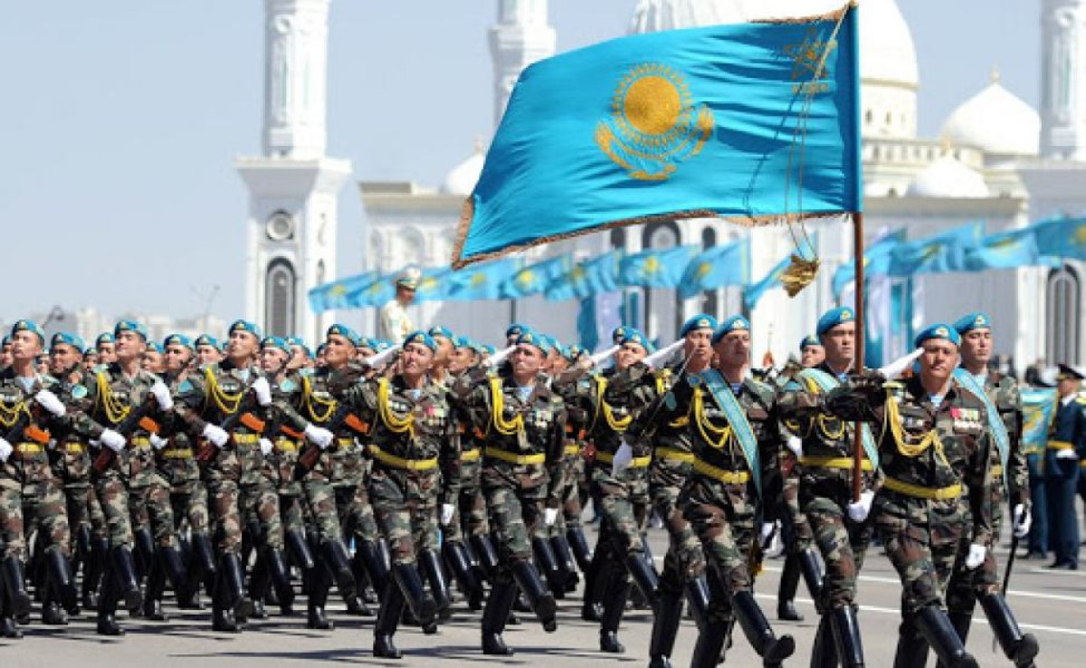 Deputy Defense Minister reports on development of digitalization in Kazakh Army 