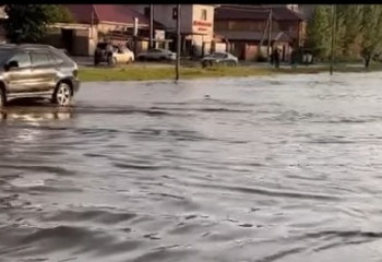 Нөсер жаңбырдан кейін астана көшелерін су басты