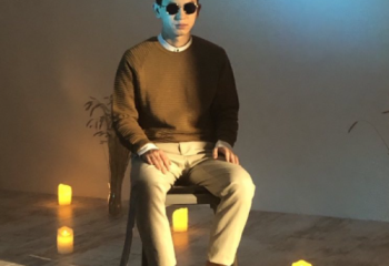 Незрячий певец из Караганды готовится покорить Америку