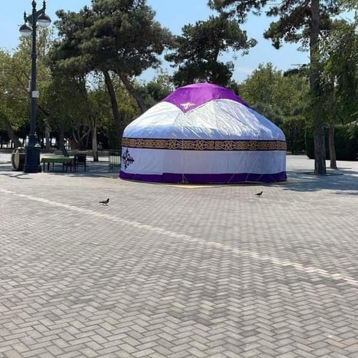 В центре Баку установили казахскую юрту