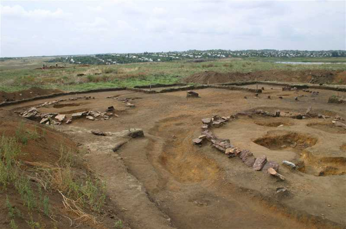В Костанайской области продолжаются раскопки уникального могильника андроновской эпохи