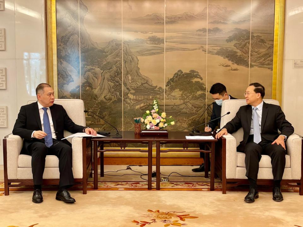 Ambassador of Kazakhstan meets with Deputy FM of China
