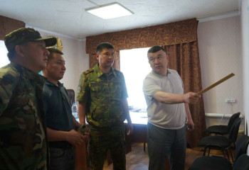 Поиски 5-летней девочки проводят в режиме тишины - видео