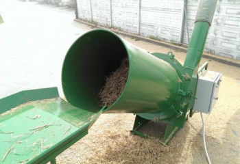 Мужчина попал в измельчитель зерна в ЗКО