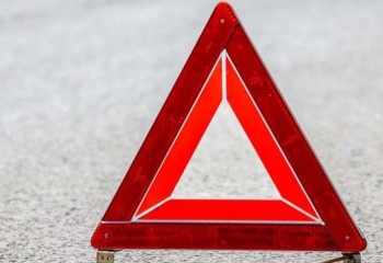 Ребенок погиб, попав под колеса микроавтобуса в Алматинской области