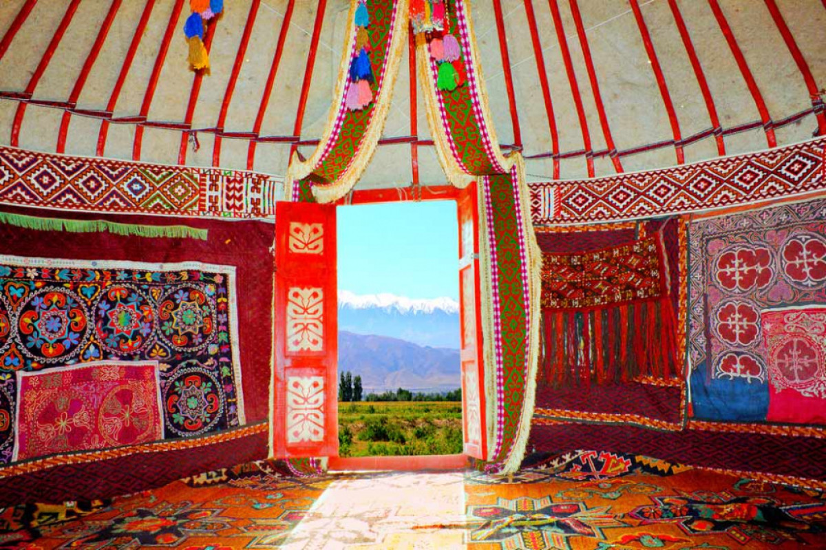Foreign tourists choose not hotels, but Kazakh yurts