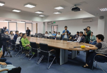 Ата-аналар Назарбаев Зияткерлік мектебінде шу көтерді