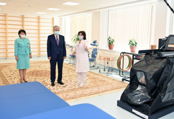 Касым-Жомарт Токаев посетил Центр ядерной медицины 