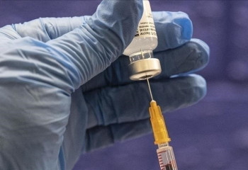 UK approves COVID-19 jab against both original, omicron strains