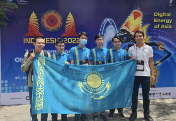 Индонезиядан жүлдемен оралған оқушы: Келесі жолы алтын алғым келеді