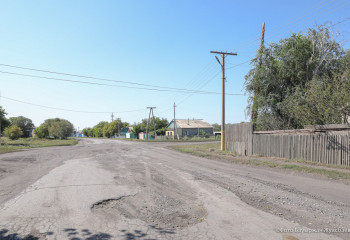 Ремонт делают, но латки вылетают через месяц – перевозчики о казахстанских дорогах 