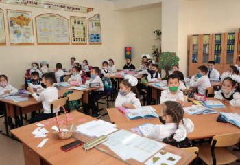 1-сыныптан бастап «Еңбекке баулу» және «Бейнелеу өнері» пәндері оқытылады