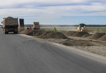 Сколько автодорожных проектов реализуется в Мангистауской области 