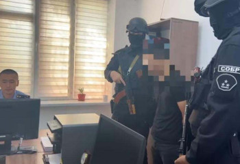 В Актау полицейские по 