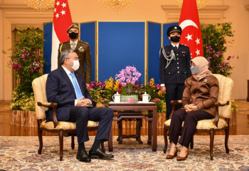 Kazakh FM meets with President of Singapore
