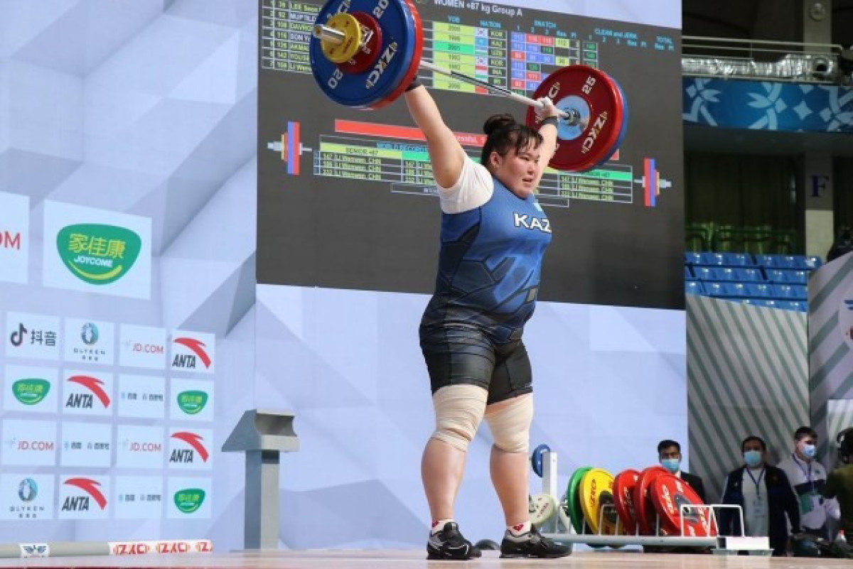 Kazakh weightlifter wins gold at Games of Islamic Solidarity 