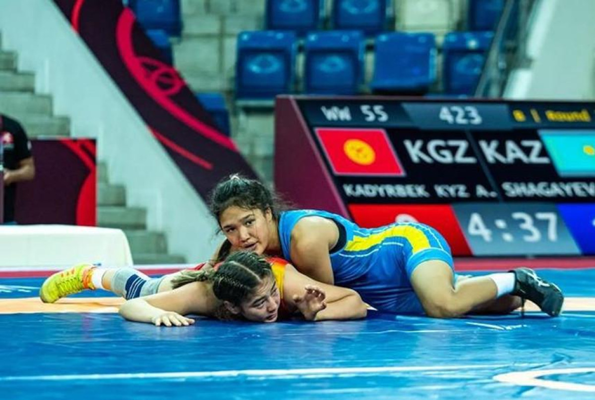 Две казахстанки вышли в финал чемпионата мира по женской борьбе