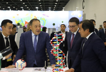 Вице-Премьер балалар тауарларының жәрмеңкесіне қатысты