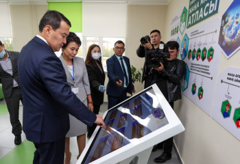 Үкімет басшысы Павлодар облысындағы нысандардың жұмысымен танысты