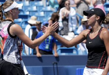 Елена Рыбакина проиграла в четвертьфинале WTA 1000