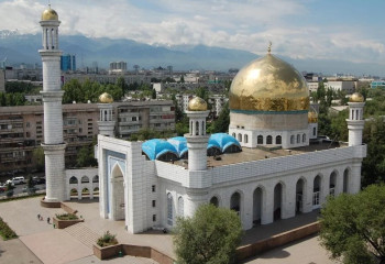В Алматы мужчина обворовывал спящих прихожан мечети