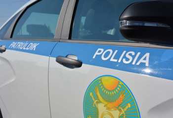 Елордада үш жігіттен есірткі мен тапанша табылды