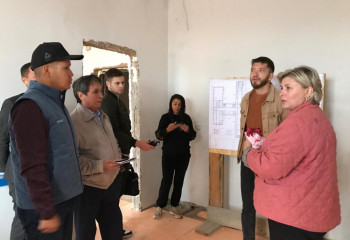 Депутаттар уақытында бітпеген мектеп құрылыстарын бақылауға алды