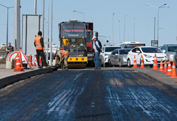 В КазАвтоЖол назвали причины отставания от графика ремонта автодорог