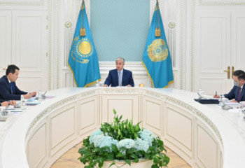 Президент экономикалық мәселелер жөнінде кеңес өткізді