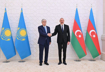 Kazakh President holds meeting with President of Azerbaijan 