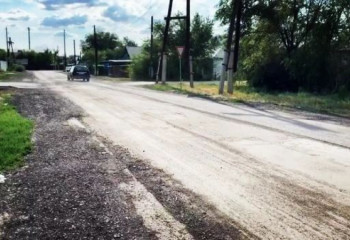 21 млн теңге бөлінген 350 метрлік көшеге жол төсеу үш жылға созылды