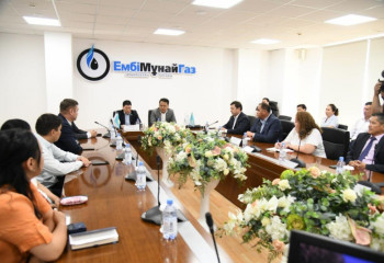 Депутат: 80 шақырым жолға асфальт төсеуді 2-3 жылға созудың қандай қажеттілігі бар?